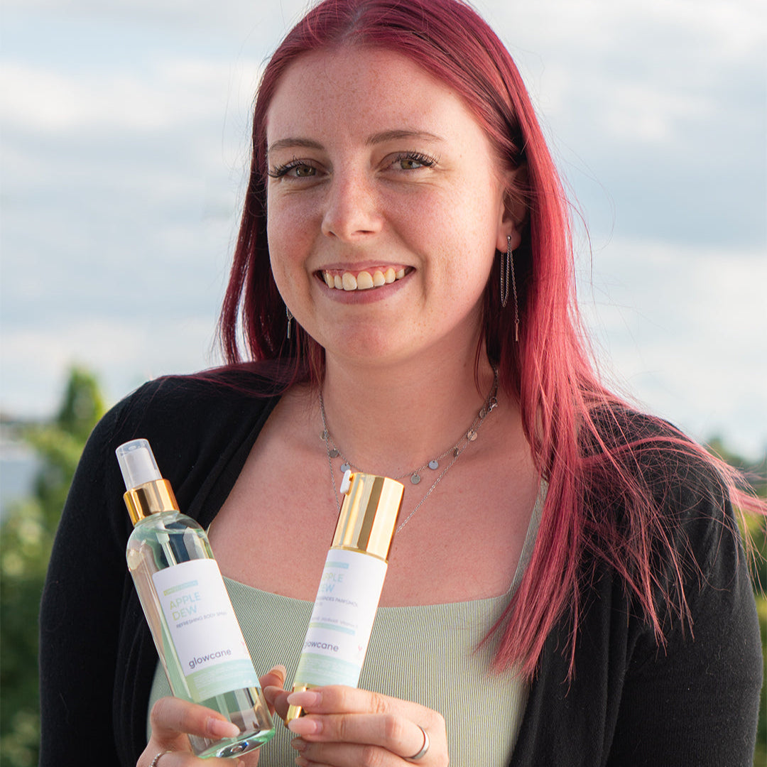 Lena präsentiert glowcane Apple Dew Parfümöl und Body Spray